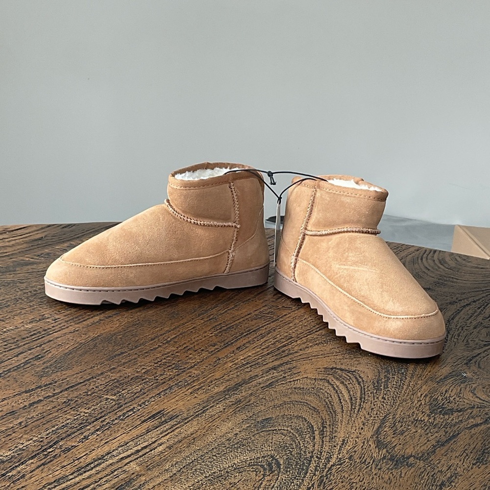 Dearfoams Tan Ankle Boots